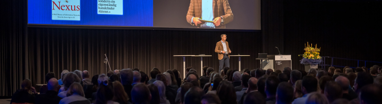 Maximilian Koch spricht am OKB-Symposium